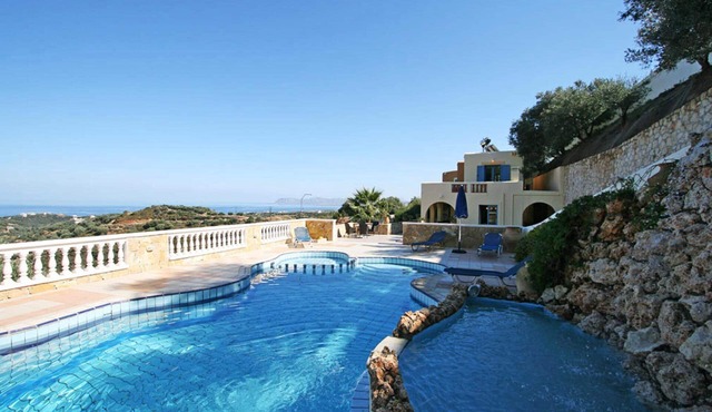 3-bedroom Villa Kalypso With A Private (heated) Pool in Chania