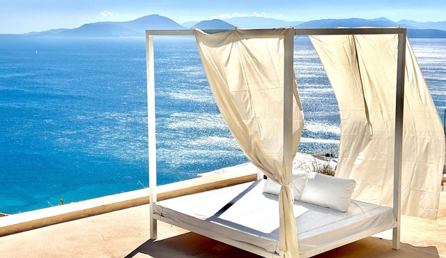3/Get a 10%-25% discount ,Independent Villa With Private Pool in Evgiros
