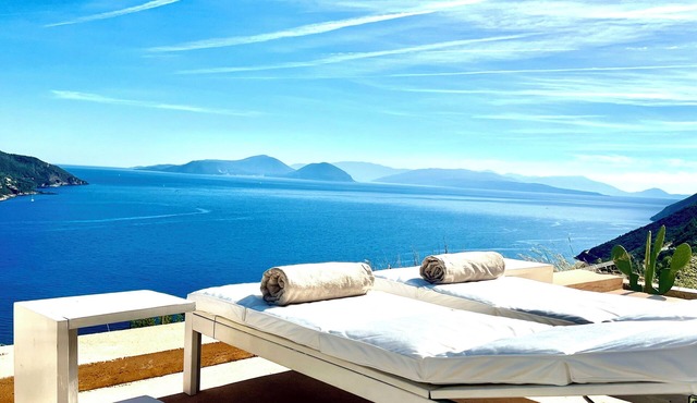 5* Get a 10%-25% discount ,Independent Villa With Private Pool in Evgiros