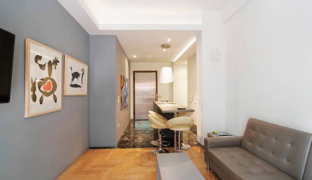 55m Easy and Convenient Flat, Centrally Located in Athens, in Athina
