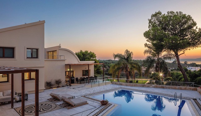 8BR Twin-Villa Retreat in Lush Gardens by etouri in Chania