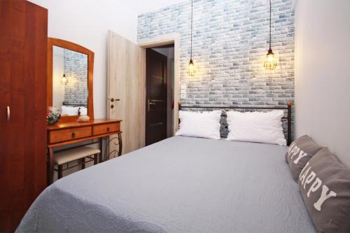 Acrothea Apartments in Ormos Panagias