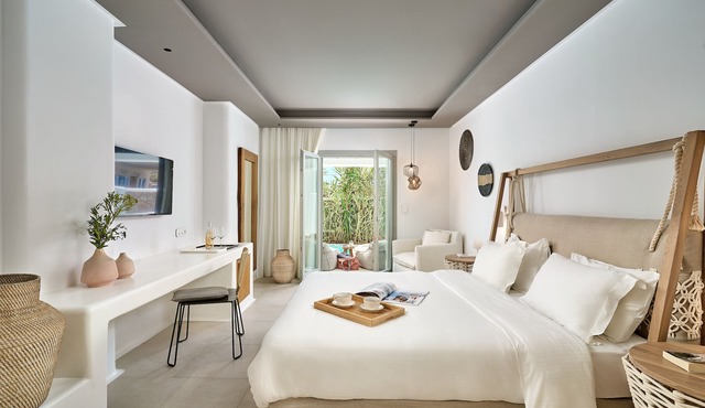 Adorno Beach Hotel & Suites in Mykonos