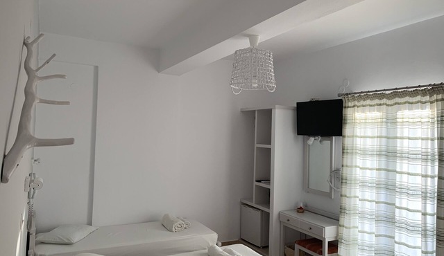 Aegeon Hotel in Ios