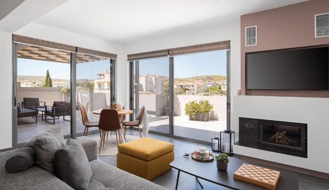 Aelia Riviera Apartment in Vari