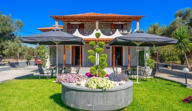 Afroditi Holiday Home- Green View Apartment in Svoronata