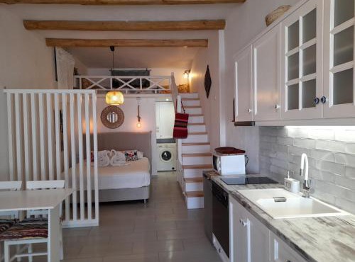 Aggelikis traditional house in Poros