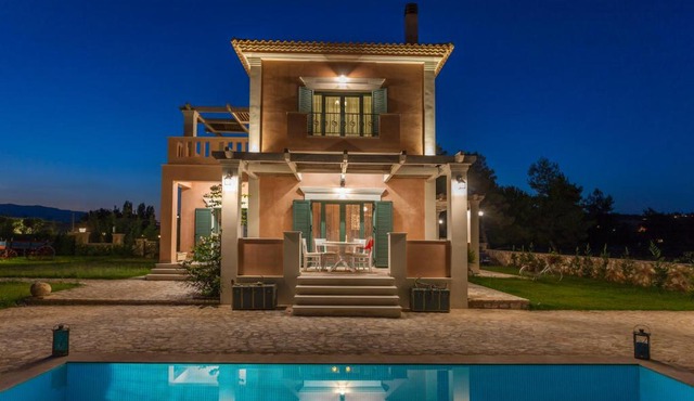 Agro Art Boutique & Luxury Villas - Two Art Villas with Pools, Unique Decors, and a Treehouse Option in Vanáton