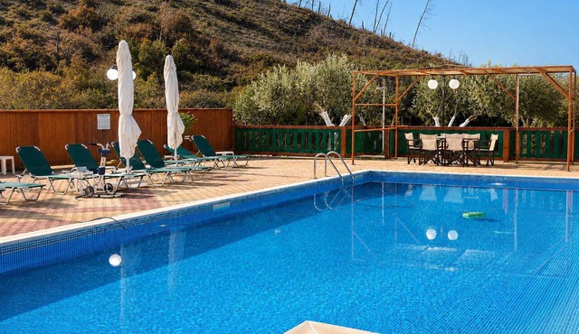 Agroktima Ioli - Mountain Views & Pool Retreat Evia in Agia Anna