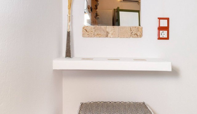 Ailouros summer hotel in Naxos