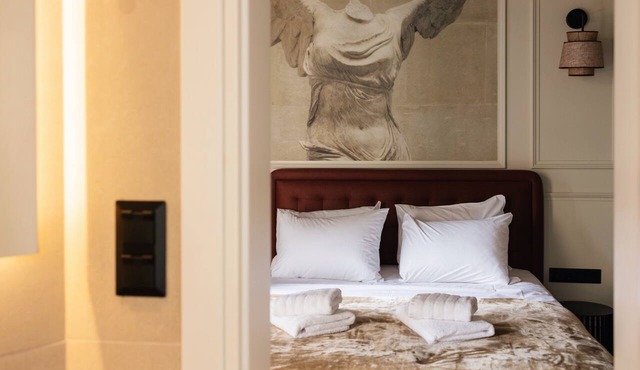 Airy Athens Suites - King Size with Balcony in the Heart of Syntagma in Athens