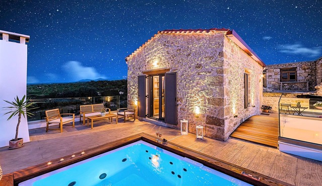 Akalli Villa Private Pool & Hot Tub in Paraskevi