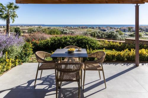 Akrolithos Luxury Suites & Spa in Flogita
