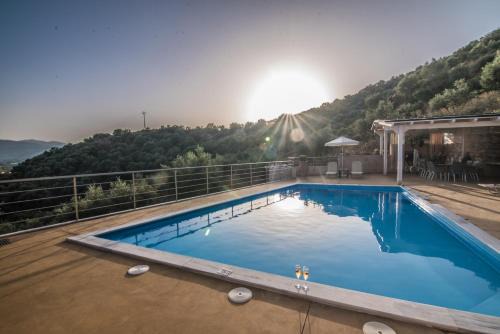 Aksos Suites Accessible Accommodation in Ayiá