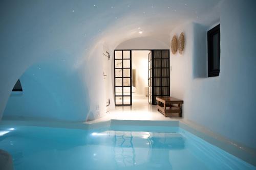 Aleria Luxury Cave Santorini in Éxo Goniá