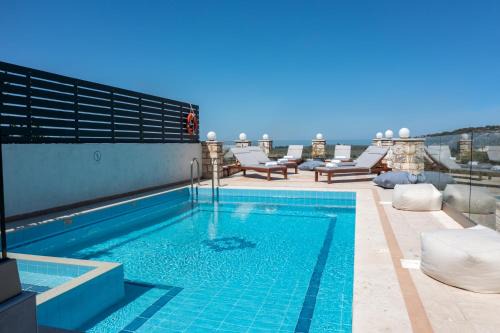 Alexandros villa, private pool, Near tavern in Skouloúfia