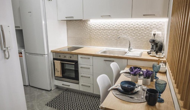 Alfa-Central Luxury Condo by Optimum Link in Katerini