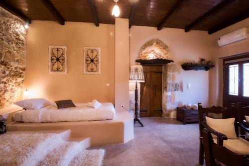 Alia Stone Villa-Ideal for families-Heated pool in Nohia