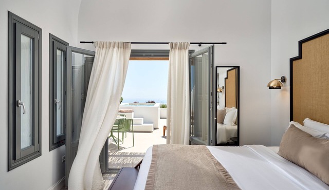 Alleys All-Suite Hotel & Spa in Santorini