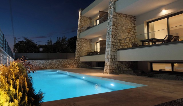 Almondo Suites | Premium Family Maisonette with Pool in Amigdaleonas
