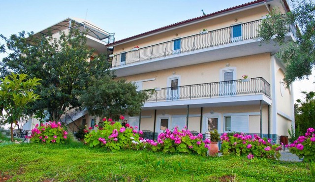 Alonia Studios & Maisonettes in Tolo