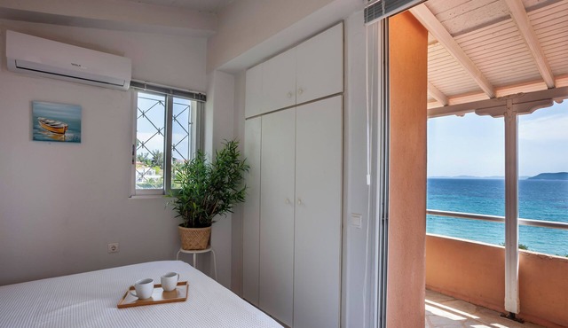 Alterra Vita Captain's Cabin in Sithonia