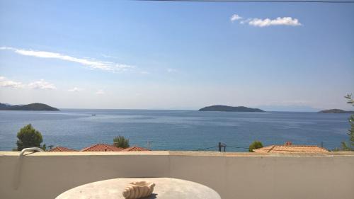 Amaranthos Skiathos View in Megali Ammos