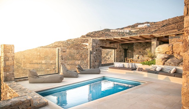 Amazing 2 Bedroom Private Villa With Small Pool and Lounge Area. Full Privacy in Ano mera