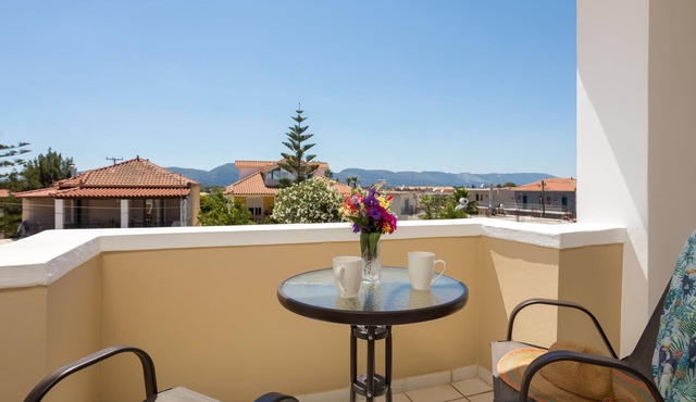 Ammos Comfort Apartments - 2 Bedroom Apartment N2, 400m from Kalamaki Beach in Kalamaki