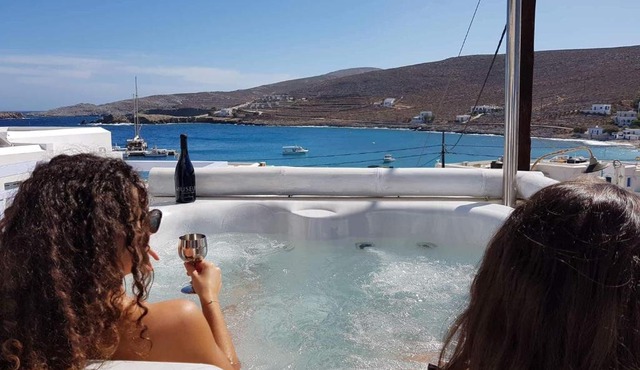 AMO Folegandros in Folegandros
