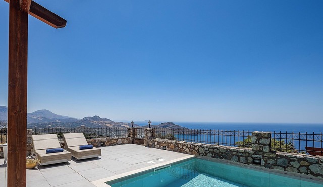 Anastasia Villa, Libyan SeaViews with Heated Pool in Agios Vasileios