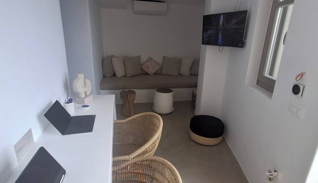 ANDELIAS SIGNATURE SUITES in Folegandros