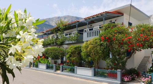 Angela Beach Apartments in Votsalákia