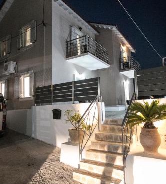 Angelos Apartments in Lixouri