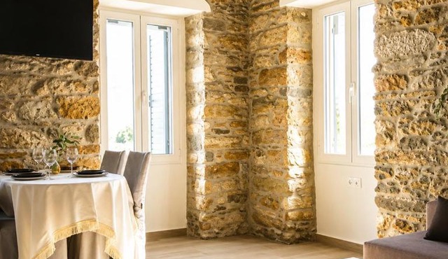 Angelouda's House - Traditional Stone 2 BR Home in Karystos Center in Karistos