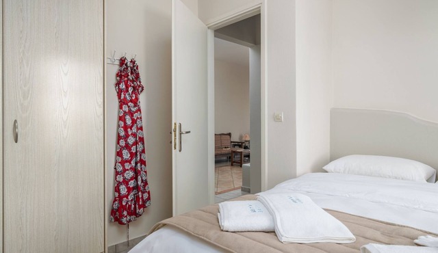 Apart House with 2 double beds in Milos