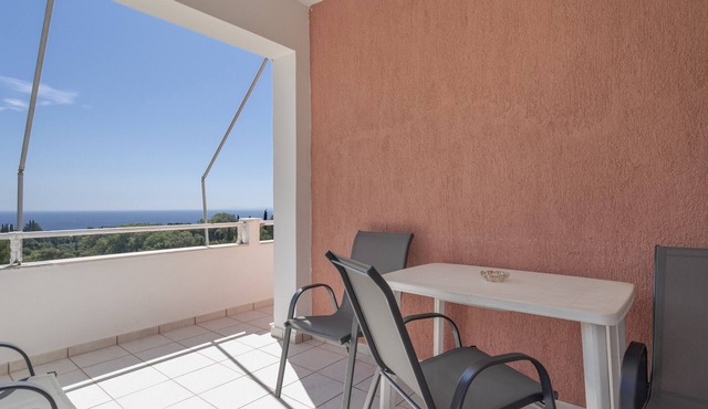 Apartment '1 Bedroom with Balcony 5' with Sea View, Wi-Fi and Air Conditioning in Spartià