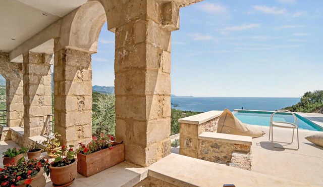 Apartment 'Aliki' with Sea and Taygetos Mountain View in West Mani