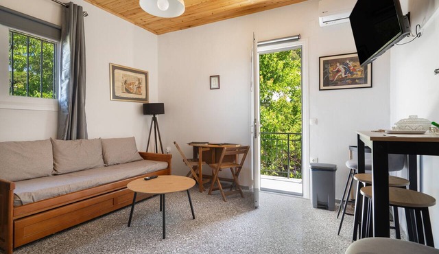 Apartment 'Anna's House B' with Mountain View, Wi-Fi and Air Conditioning in Chortata