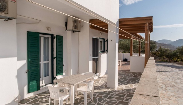 Apartment 'Bernie House 1' with Mountain View, Wi-Fi and Air Conditioning in naxos