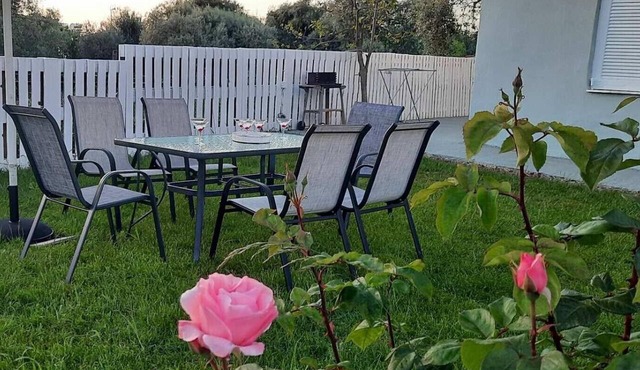Apartment 'Chrissi Princess 1' with Private Garden, Wi-Fi and Air Conditioning in Skala Sotiros