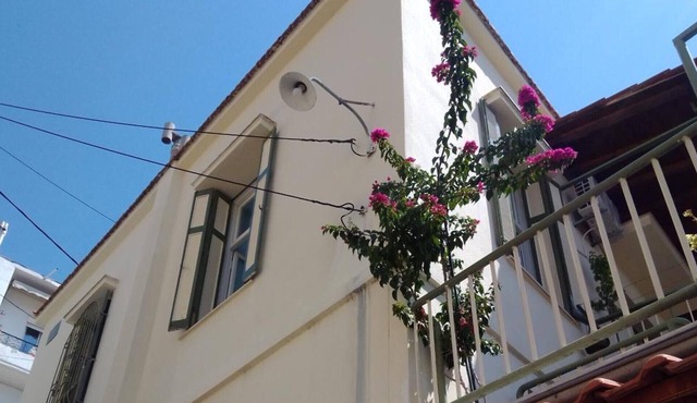 Apartment 'Giannis and Aristi's House' with Sea View, Wi-Fi and Air Conditioning in Kavala