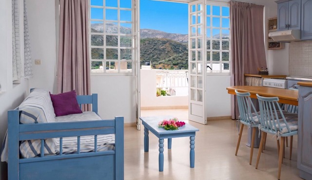 Apartment 'Memories' with Balcony, Wi-Fi and Air Conditioning in Palekastro