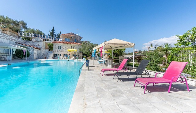 Apartment 'Paco's Superior Double Villa 15' with Sea View, Wi-Fi and Air Conditioning in Paxoi