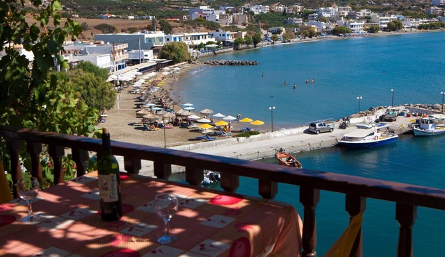 Apartment 'Porto Beach' with Sea View, Wi-Fi and Air Conditioning in Makry Gialos