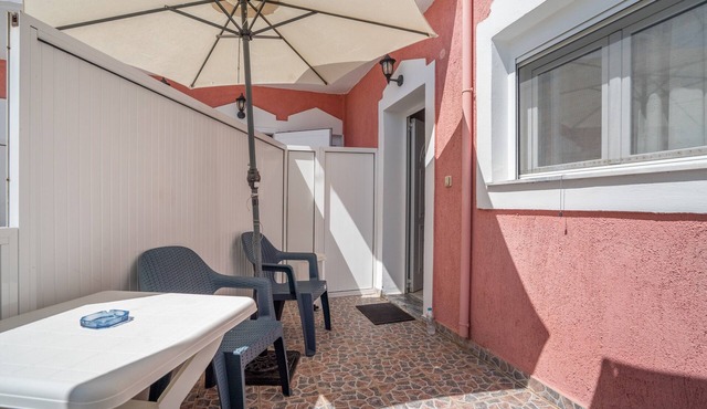 Apartment 'Studio 3' with Sea View, Wi-Fi and Air Conditioning in Spartià