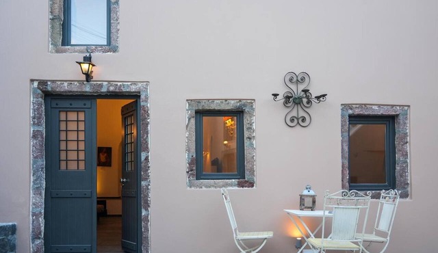 Apartment 'Superior One-Bedroom' with Wi-Fi and Air Conditioning in Emporio