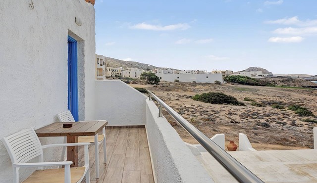 Apartment 'Thea 2' with Sea View and Shared Pool in Αρκάσα