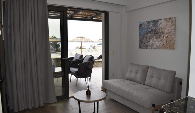 Apartment 'Thoe 4' with Sea View, Wi-Fi and Air Conditioning in Nikiana