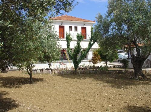 Apartments Villa Myrto in Loutrópolis Thermís